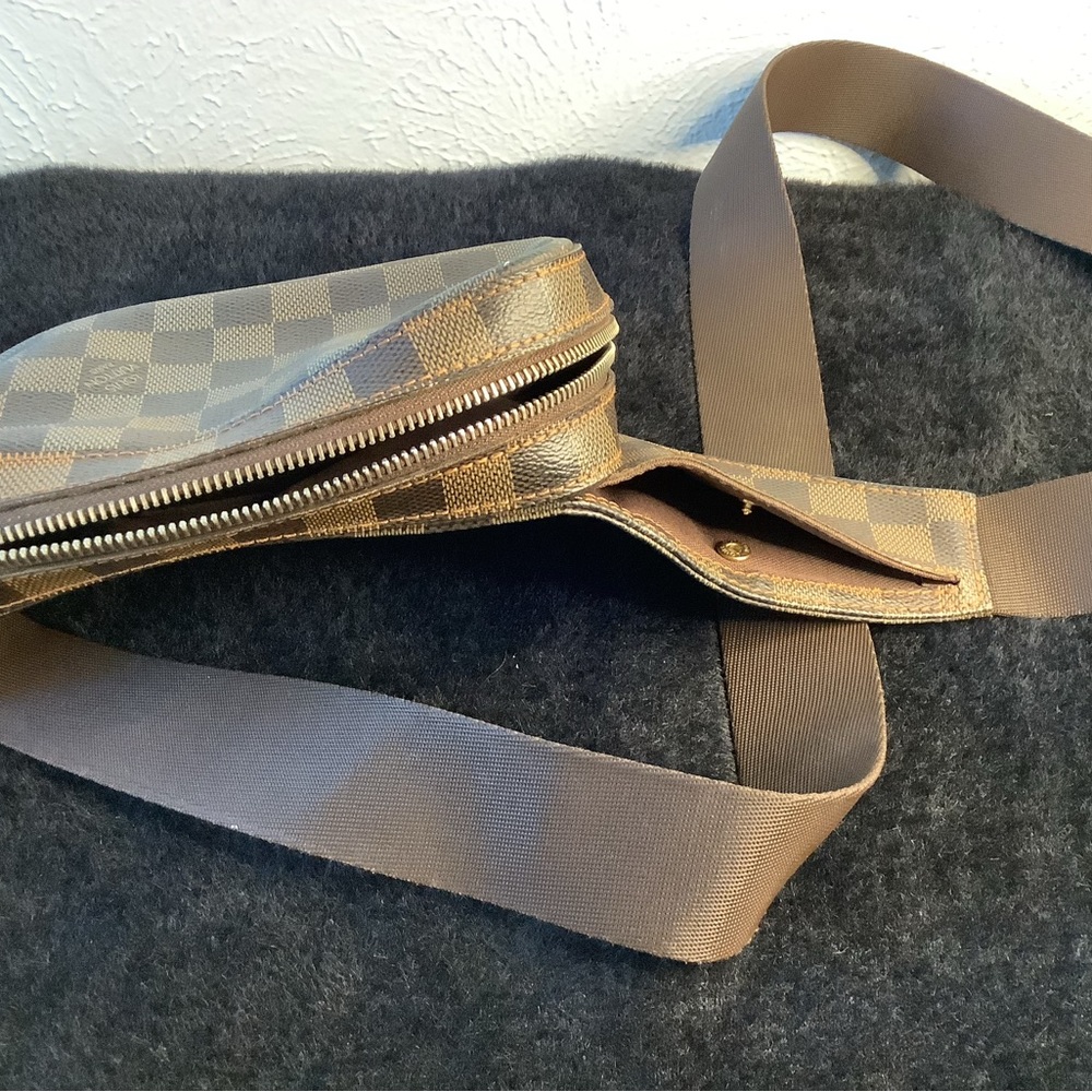 Louis Vuitton bag - Picture 12 of 13
